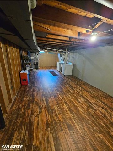 30541 Bluehill Street, Roseville, MI 48066