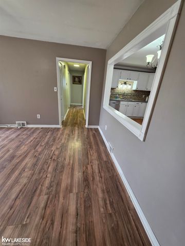30541 Bluehill Street, Roseville, MI 48066
