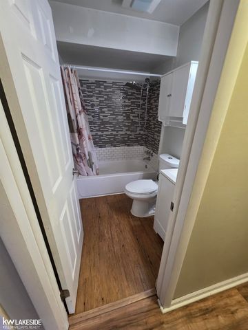 30541 Bluehill Street, Roseville, MI 48066