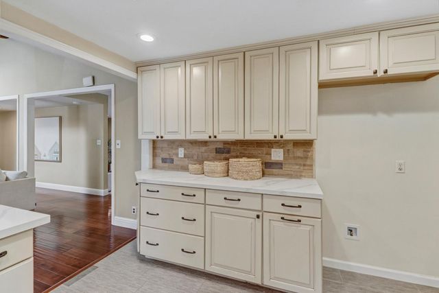 861 Wixford Way, Sacramento, CA 95864