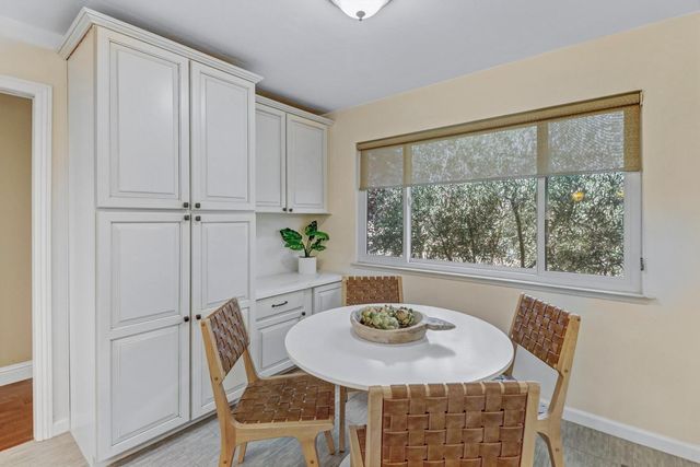 861 Wixford Way, Sacramento, CA 95864