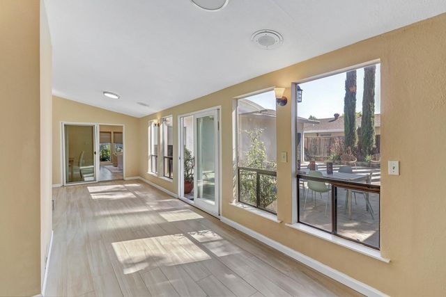 861 Wixford Way, Sacramento, CA 95864