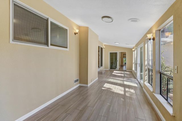 861 Wixford Way, Sacramento, CA 95864