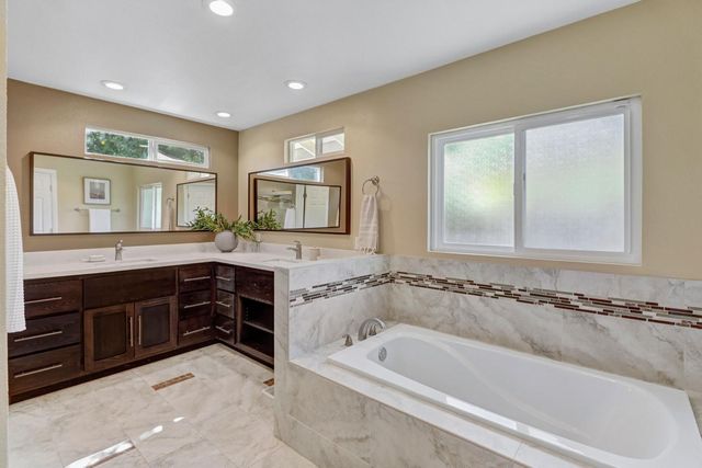 861 Wixford Way, Sacramento, CA 95864