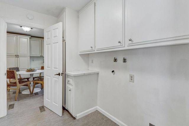 861 Wixford Way, Sacramento, CA 95864
