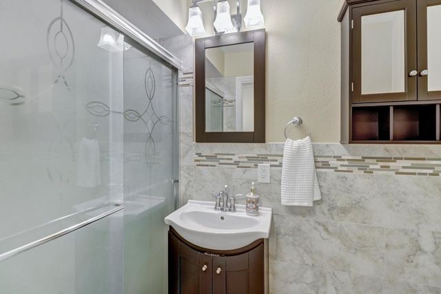 861 Wixford Way, Sacramento, CA 95864