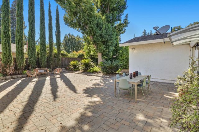 861 Wixford Way, Sacramento, CA 95864