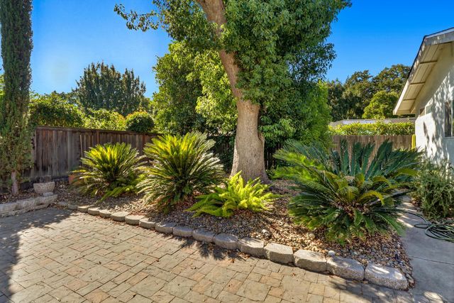 861 Wixford Way, Sacramento, CA 95864