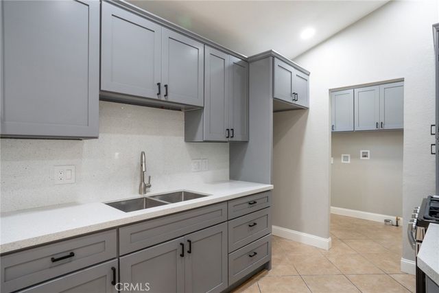 218 Las Brisas, Pomona, CA 91768