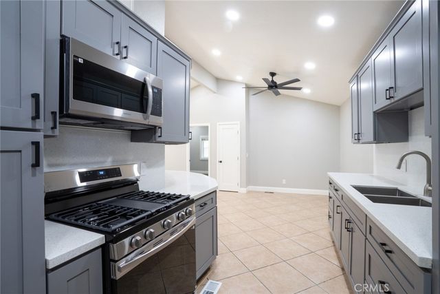 218 Las Brisas, Pomona, CA 91768