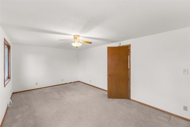 2347 E 38th Street, Des Moines, IA 50317