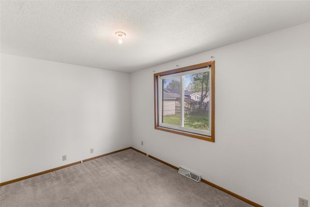 2347 E 38th Street, Des Moines, IA 50317
