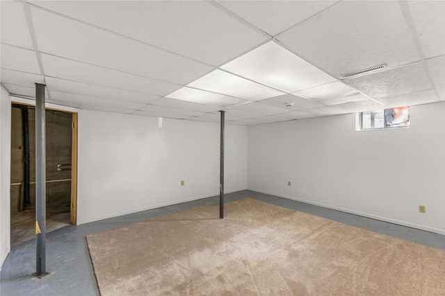 2347 E 38th Street, Des Moines, IA 50317