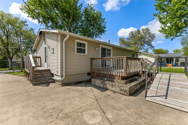 2347 E 38th Street, Des Moines, IA 50317