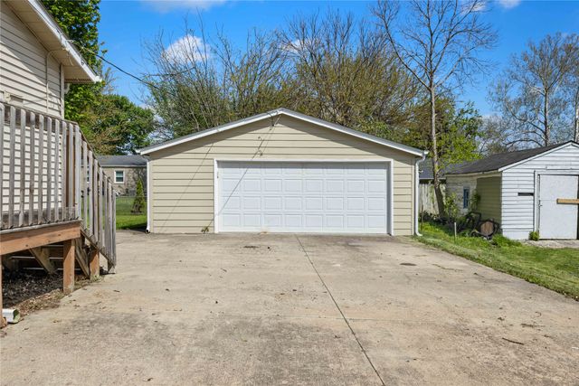 2347 E 38th Street, Des Moines, IA 50317