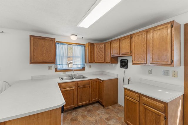 2347 E 38th Street, Des Moines, IA 50317