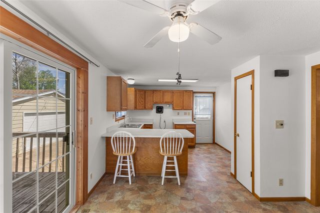 2347 E 38th Street, Des Moines, IA 50317