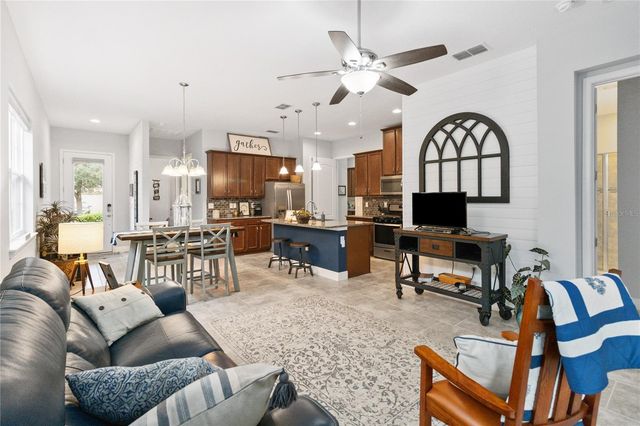 2487 YELLOW BRICK ROAD, St Cloud, FL 34772