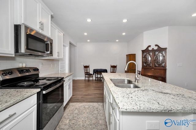 408 Ronnie Drive SE, Hartselle, AL 35640