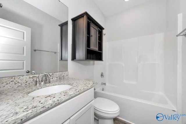 408 Ronnie Drive SE, Hartselle, AL 35640