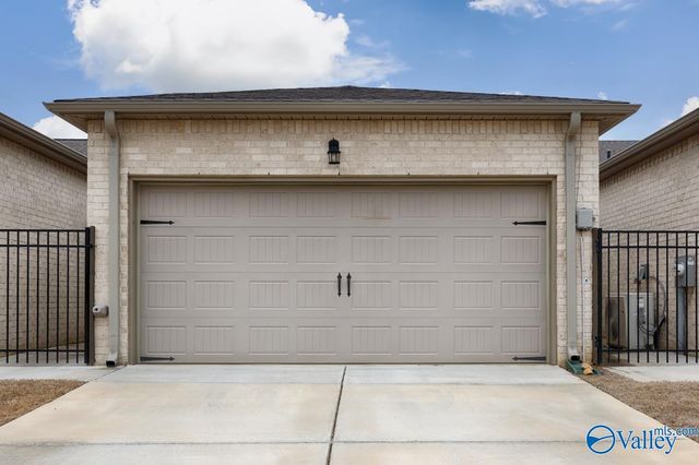 408 Ronnie Drive SE, Hartselle, AL 35640