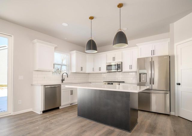 1798 Summerfield Way, Sun Prairie, WI 53590