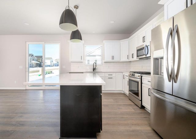 1798 Summerfield Way, Sun Prairie, WI 53590