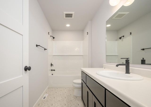 1798 Summerfield Way, Sun Prairie, WI 53590