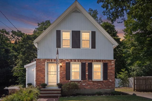 22 Union Rd, Norton, MA 02766