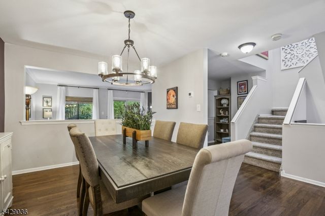 12 Louisburg Sq, Verona Twp., NJ 07044