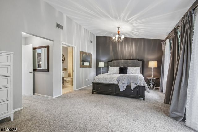 12 Louisburg Sq, Verona Twp., NJ 07044