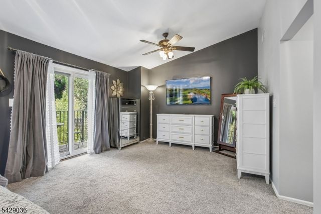 12 Louisburg Sq, Verona Twp., NJ 07044