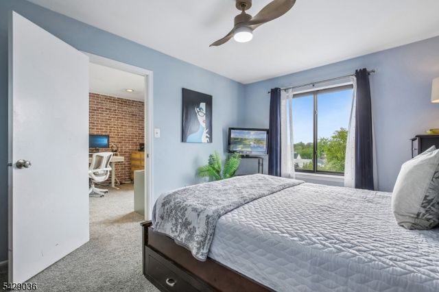 12 Louisburg Sq, Verona Twp., NJ 07044