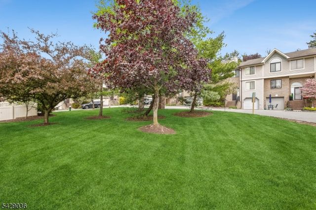 12 Louisburg Sq, Verona Twp., NJ 07044