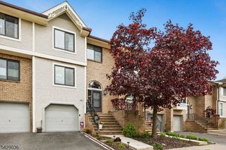 12 Louisburg Sq, Verona Twp., NJ 07044