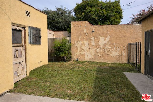 9414 Clovis Avenue, Los Angeles, CA 90002