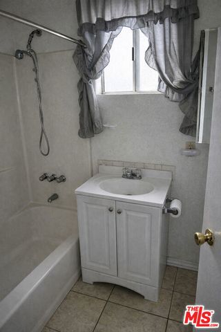 9414 Clovis Avenue, Los Angeles, CA 90002