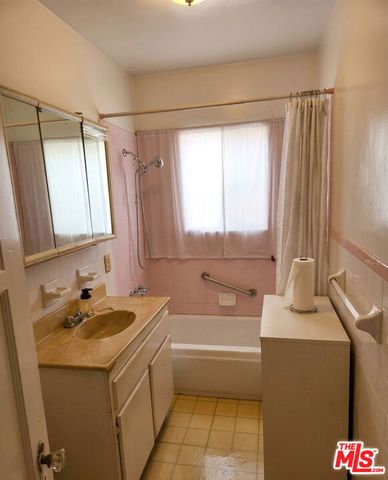 9414 Clovis Avenue, Los Angeles, CA 90002