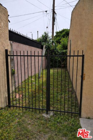 9414 Clovis Avenue, Los Angeles, CA 90002