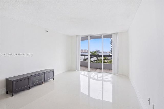 19195 NE 36th Ct 604, Aventura, FL 33180
