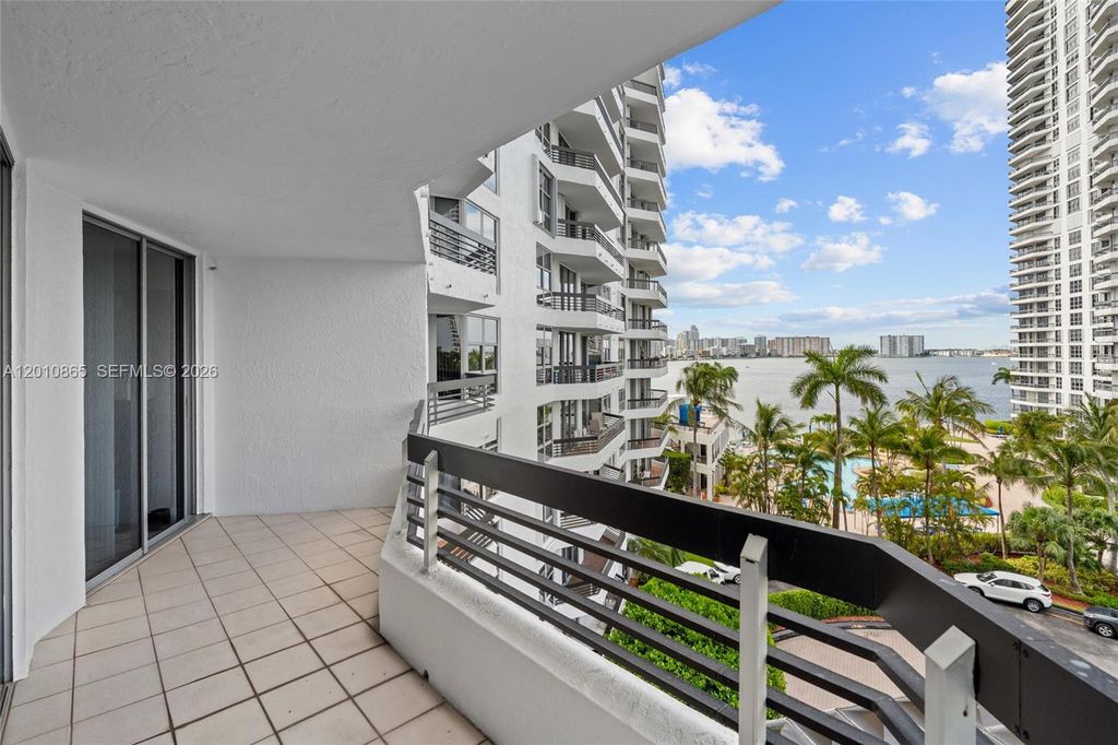 19195 NE 36th Ct 604, Aventura, FL 33180