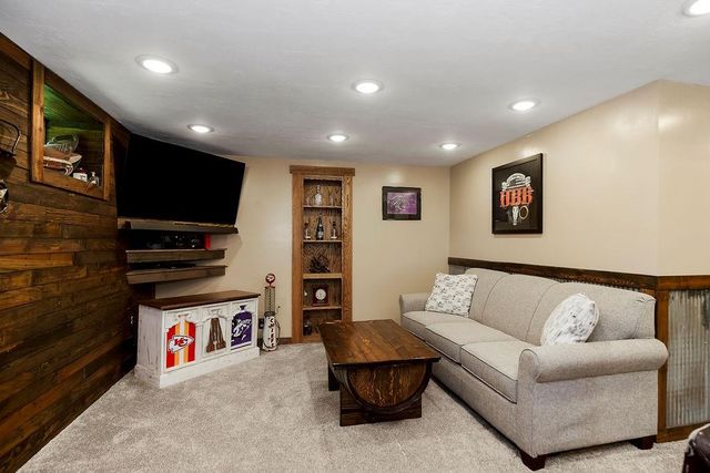 4900 72nd Street, Kansas City, MO 64119