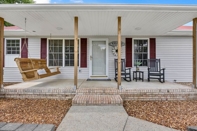 3680 McFall Rd, Palmyra, TN 37142