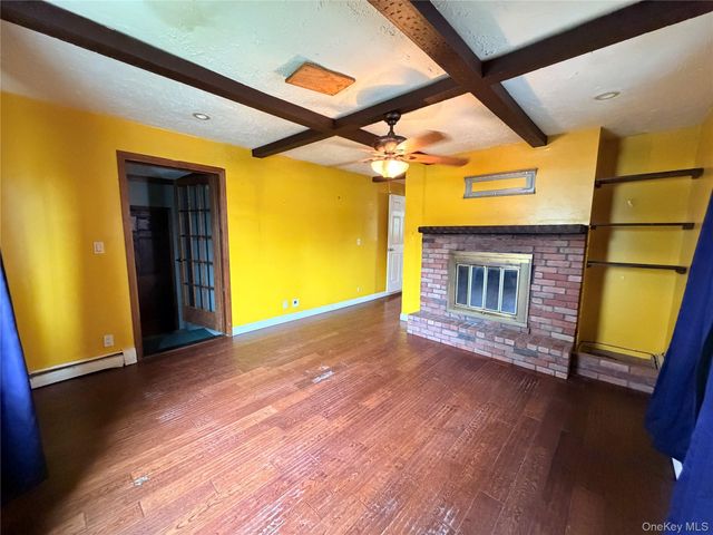 304 27th Street, Lindenhurst, NY 11757