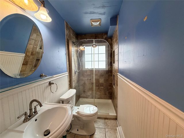 304 27th Street, Lindenhurst, NY 11757