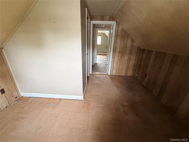 304 27th Street, Lindenhurst, NY 11757