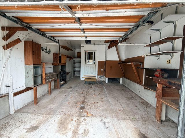 304 27th Street, Lindenhurst, NY 11757