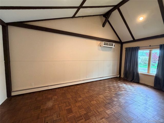304 27th Street, Lindenhurst, NY 11757