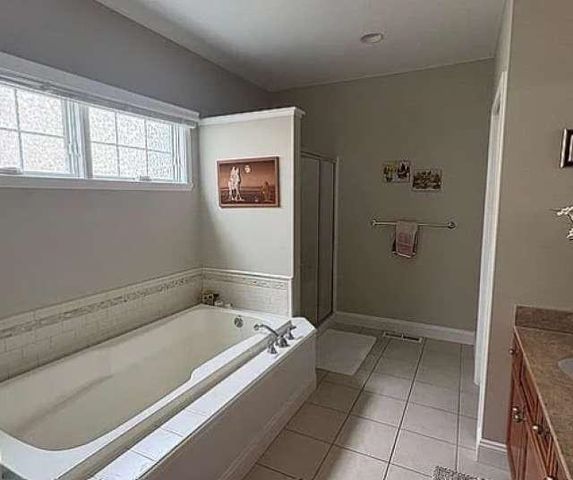 192 South Pointe Drive, South Burlington, VT 05403
