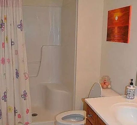 192 South Pointe Drive, South Burlington, VT 05403
